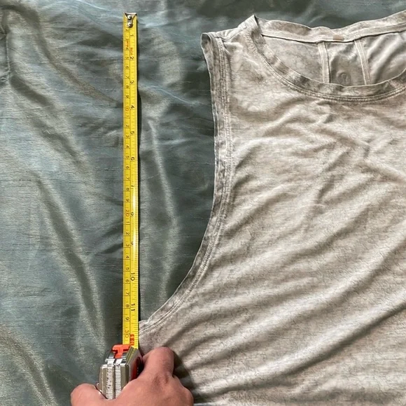 Lululemon NWOT Muscle Love Crop Tank Tough Grey Size 6 - Picture 6 of 9